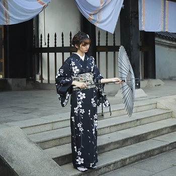 Кимоно Черный Сакура Сезон Японский стиль Девушка Кимоно Халат Японская деловая одежда Женское кимоно