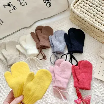  Новые теплые детские перчатки Зимние варежки Детские перчатки с полным пальцем для детей 1-3 года Дети с висячей шеей Теплые перчатки Аксессуары для новорожденных
